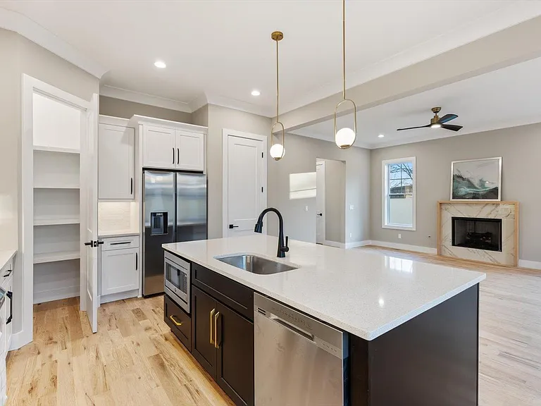 built in microwave and dishwasher