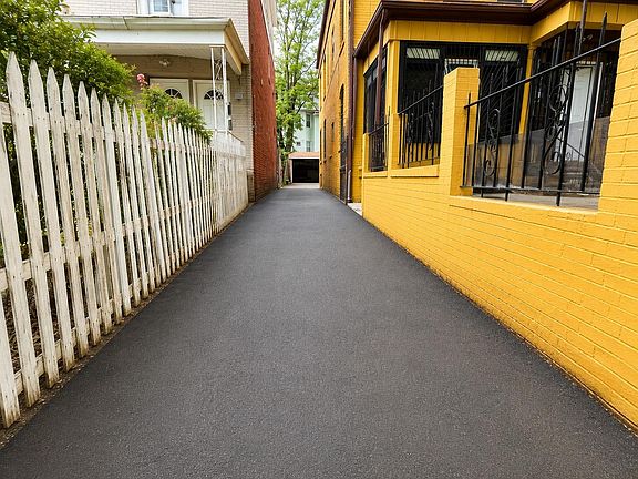 4th image of 568 Summer Ave APT 1L