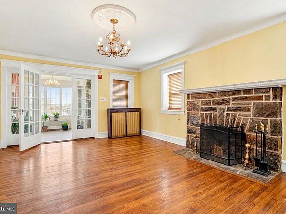 5th image of 1421 W Fisher Ave