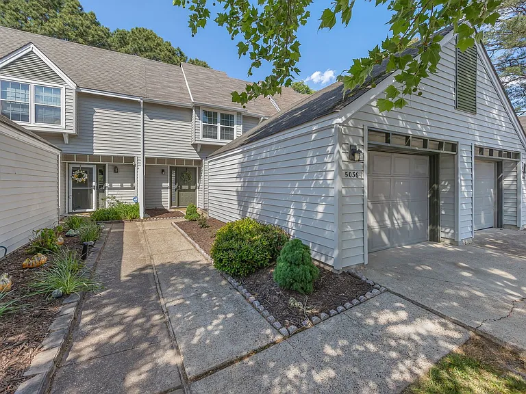 5036 Glenwood Way — Photo 1