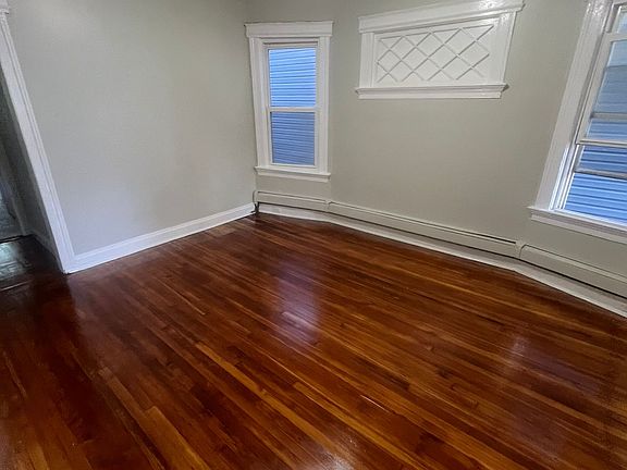 4th image of 122 N 18th St APT 1