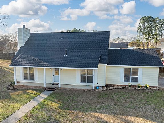 3rd image of 7504 Country Hill Ln