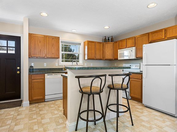4th image of 4874 Black Bear Dr