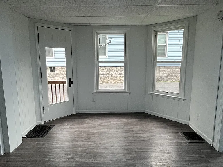 1112 State St #B — Photo 14