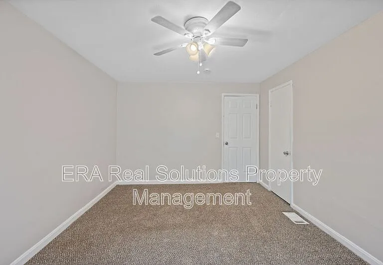 8268 Sandy Ln #B — Photo 14