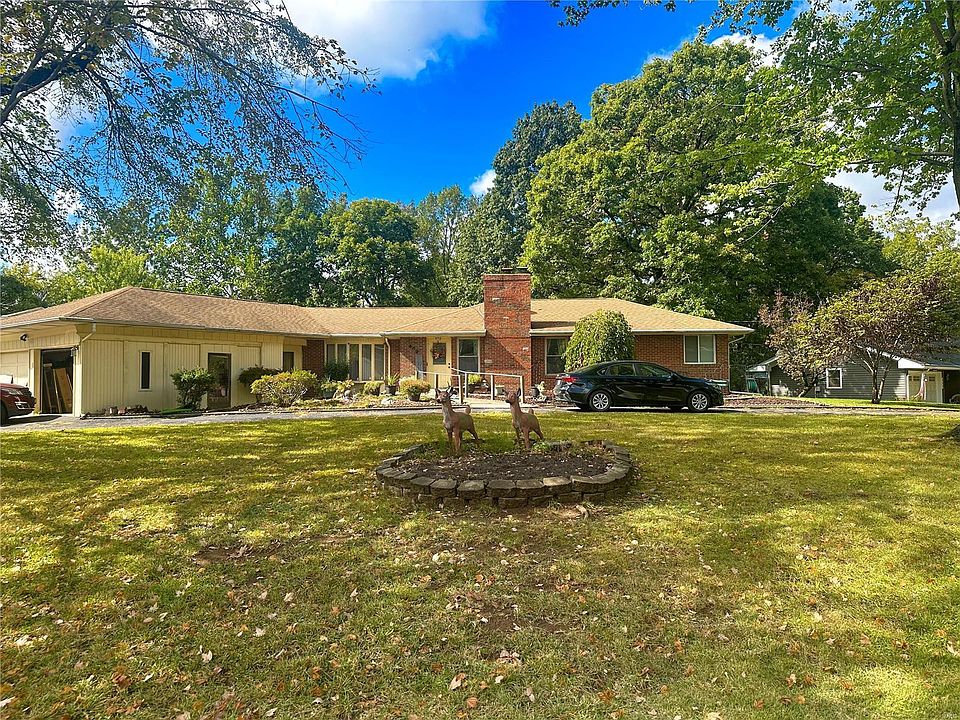 1st image of 469 Valley Dr