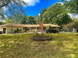 469 Valley Dr, East Alton, IL
