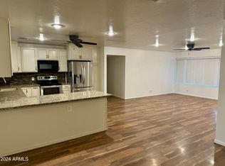8122 N 55th Dr, Glendale, AZ 85302