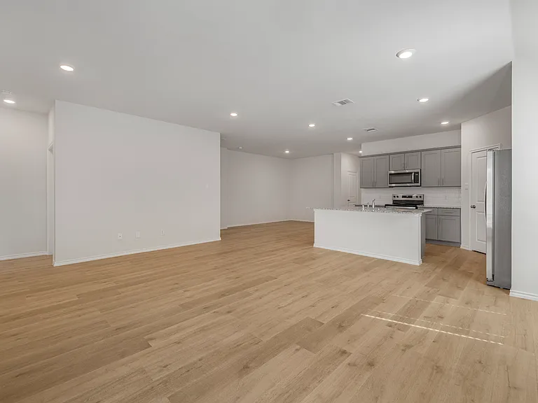 207 Mina St — Photo 5