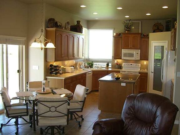 4th image of 12004 S Cottonwood Creek Blvd