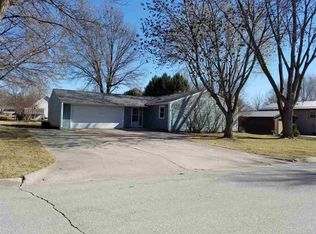 710 12th St, Kalona, IA 52247