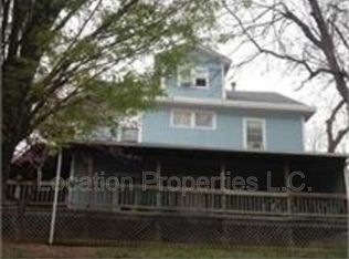 1247 Ohio St APT 203, Lawrence, KS 66044
