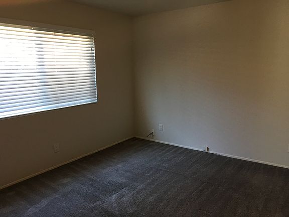 5th image of 2140 Walnut Grove Ave