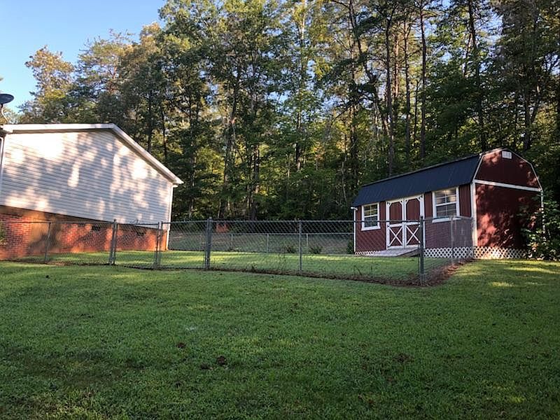 2nd image of 140 Beech Glen Pl