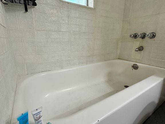 2nd image of 2110 Seaman Rd Unit A