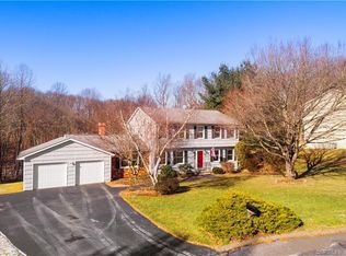 305 Tanglewood Cir, Milford, CT