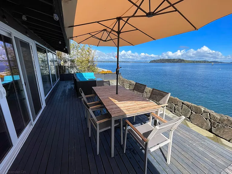 10835 Point Vashon Dr SW — Photo 12