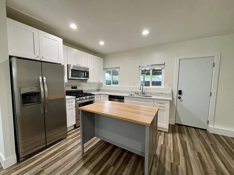 9556 1/2 Cecilwood Dr — Photo 11