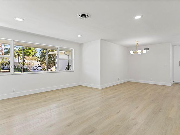 5th image of 5401 Fillmore St