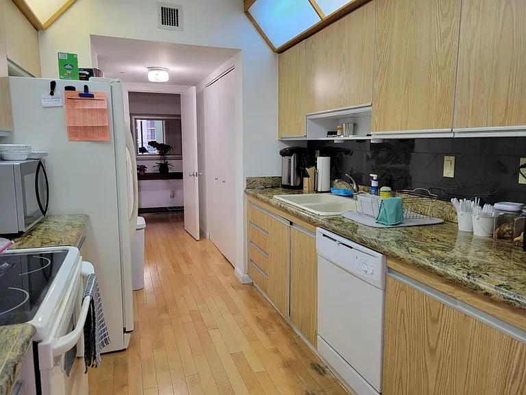 19707 Turnberry Way #14D — Photo 5