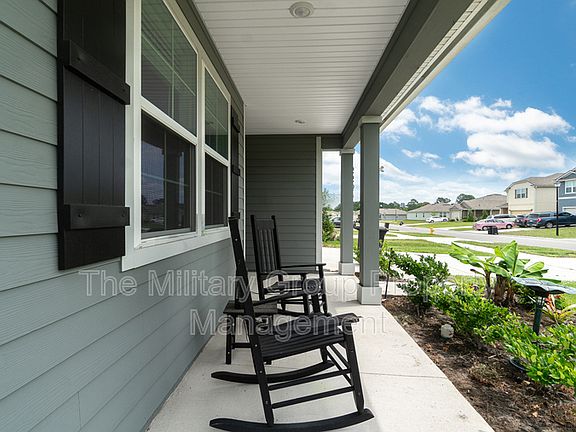 3rd image of 5594 Hollow Birch Dr