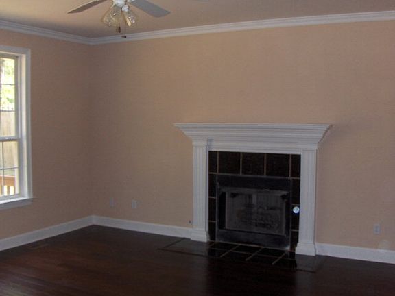 3rd image of 365 Farmington Dr E