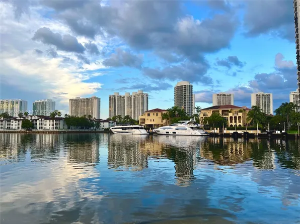 3030 Marcos Dr APT T104, Aventura, FL 33160
