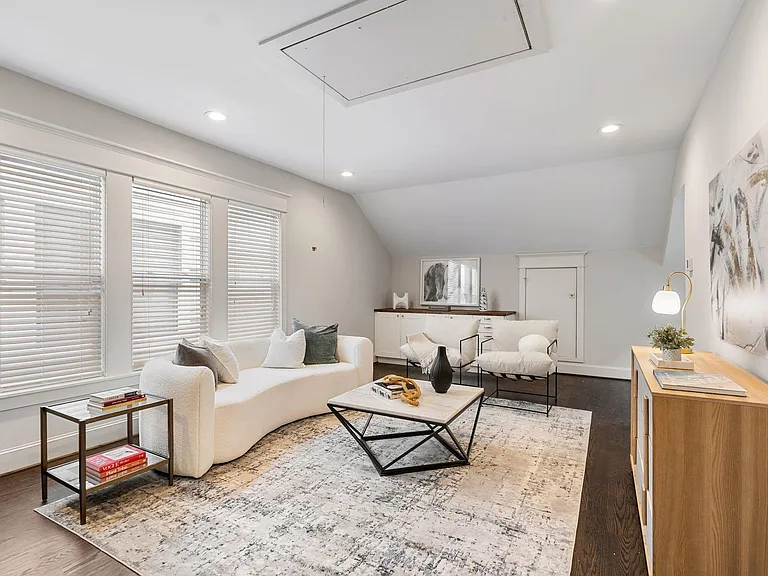 403 Columbia St — Photo 31
