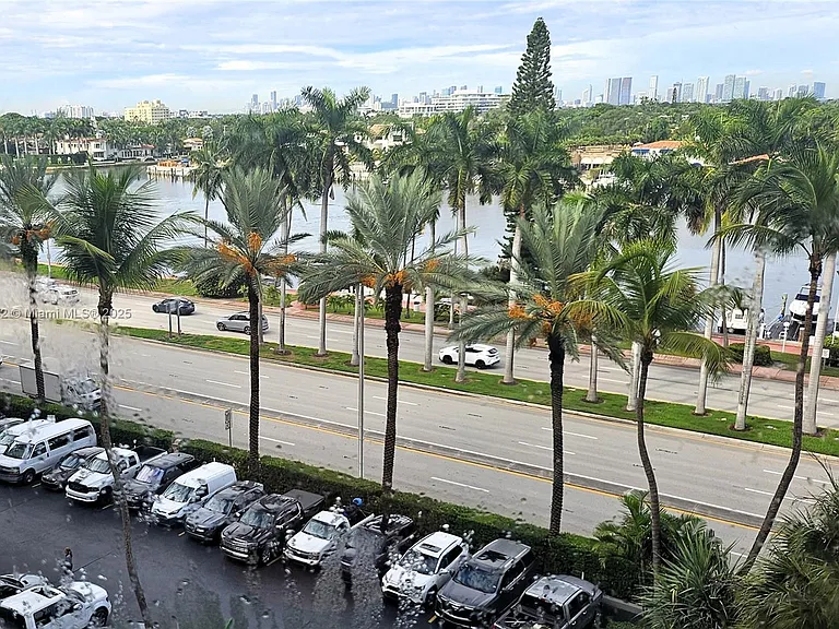 5161 Collins Ave #707 — Photo 66