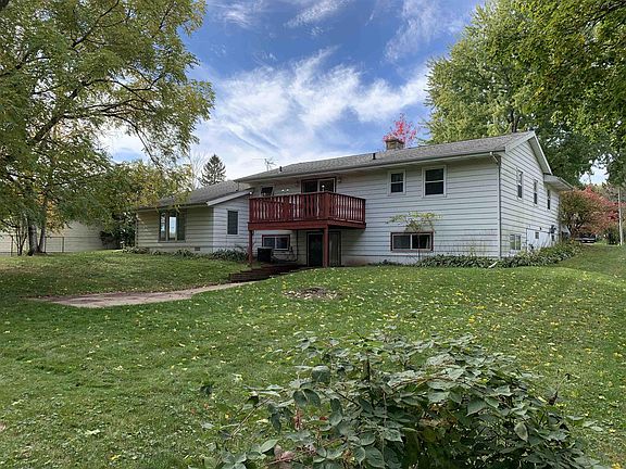 3rd image of 224 Knoll Ct