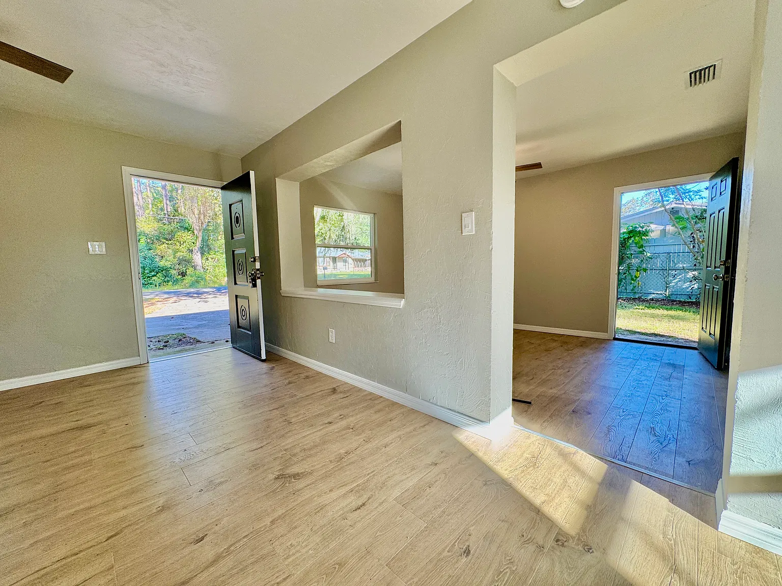 3 bed, 1200 sqft, $1,750 — Photo 4