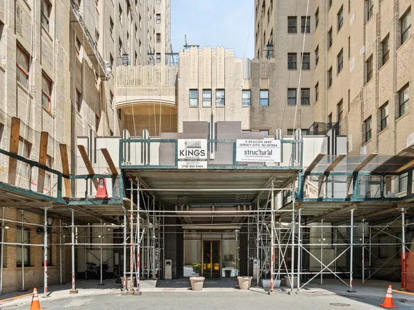 4 Beacon Way image 3 of 45