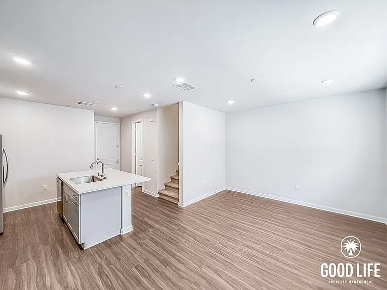 9194 Connolly Ln — Photo 2