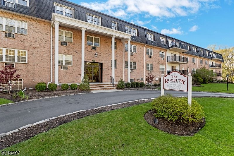 1st image of 550 Fairview Ave #309
