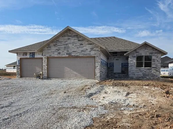 653 W Brook Hollow Road, Nixa, MO 65714