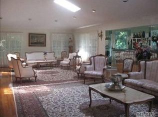 9 The Hemlocks, Roslyn, NY 11576