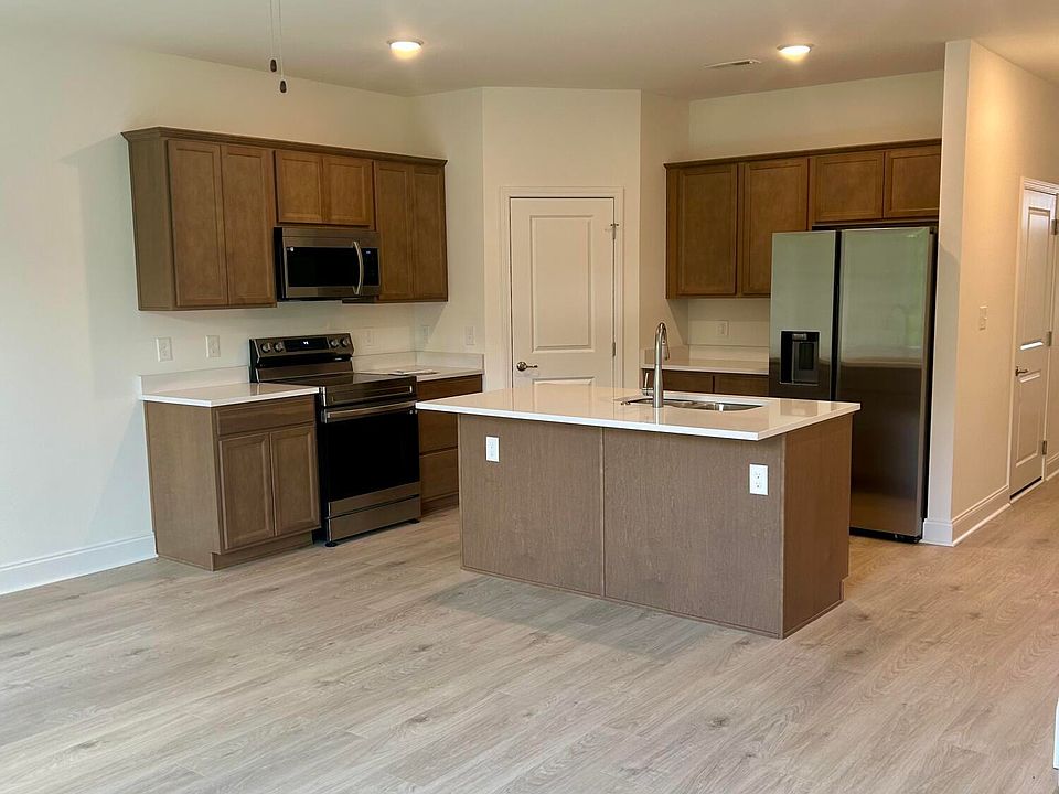 2nd image of 1604 Mountain Quail Cir
