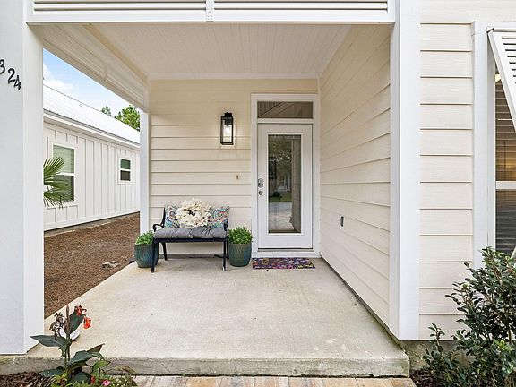 3rd image of 324 Ventana Blvd
