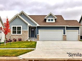 2506 N 7th Avenue Pl E, Newton, IA 50208
