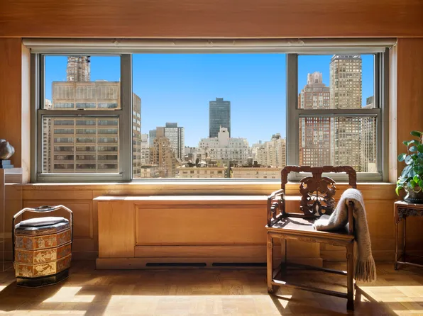 650 Park Avenue 18C image 3 of 23