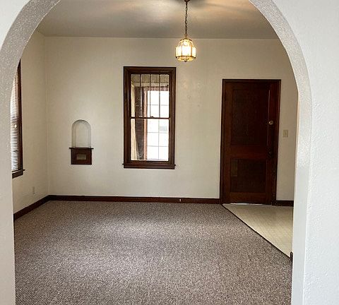 4th image of 312 W Blodgett St