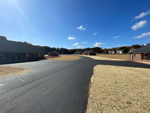 3rd image of 4033 Eugene Dr