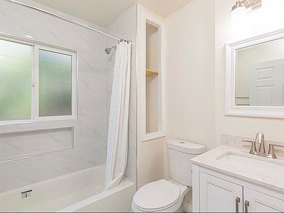 2nd image of 245 S Wabash Ave #1