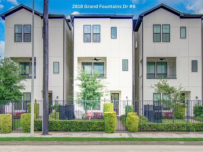 2818 Grand Fountains Dr #B — Photo 5