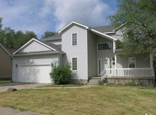 2112 Smith St, Fort Wayne, IN 46803