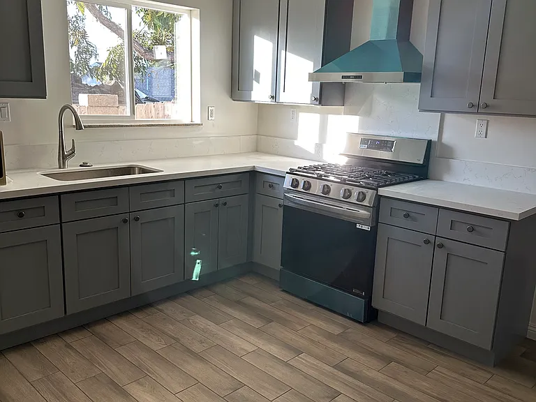 1339 Hartview Ave — Photo 2