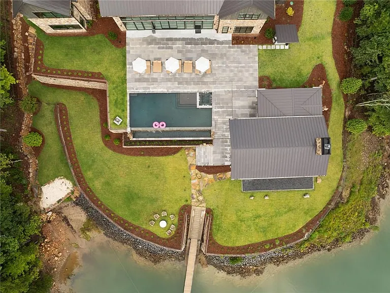 725 Rocky Point Dr — Photo 151