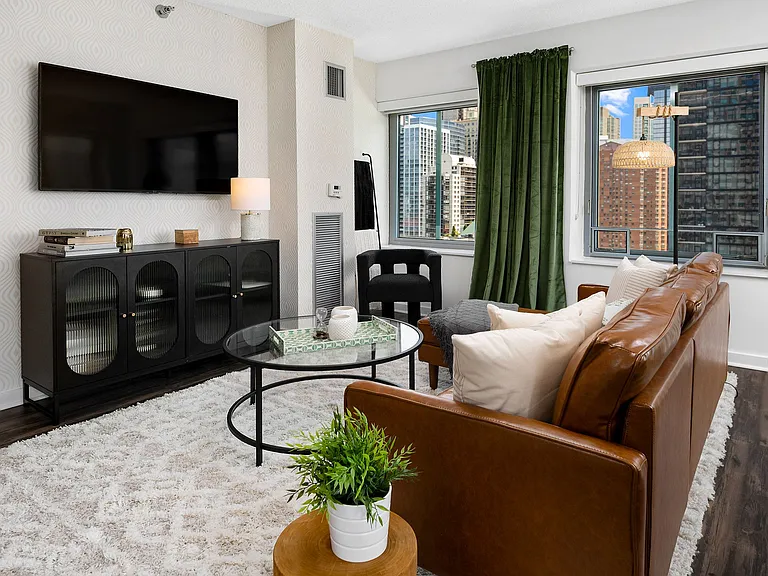 Chestnut Tower Apartments — Photo 8