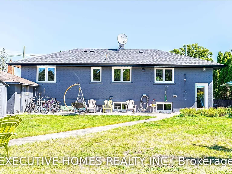 384 Ashbury Rd — Photo 36