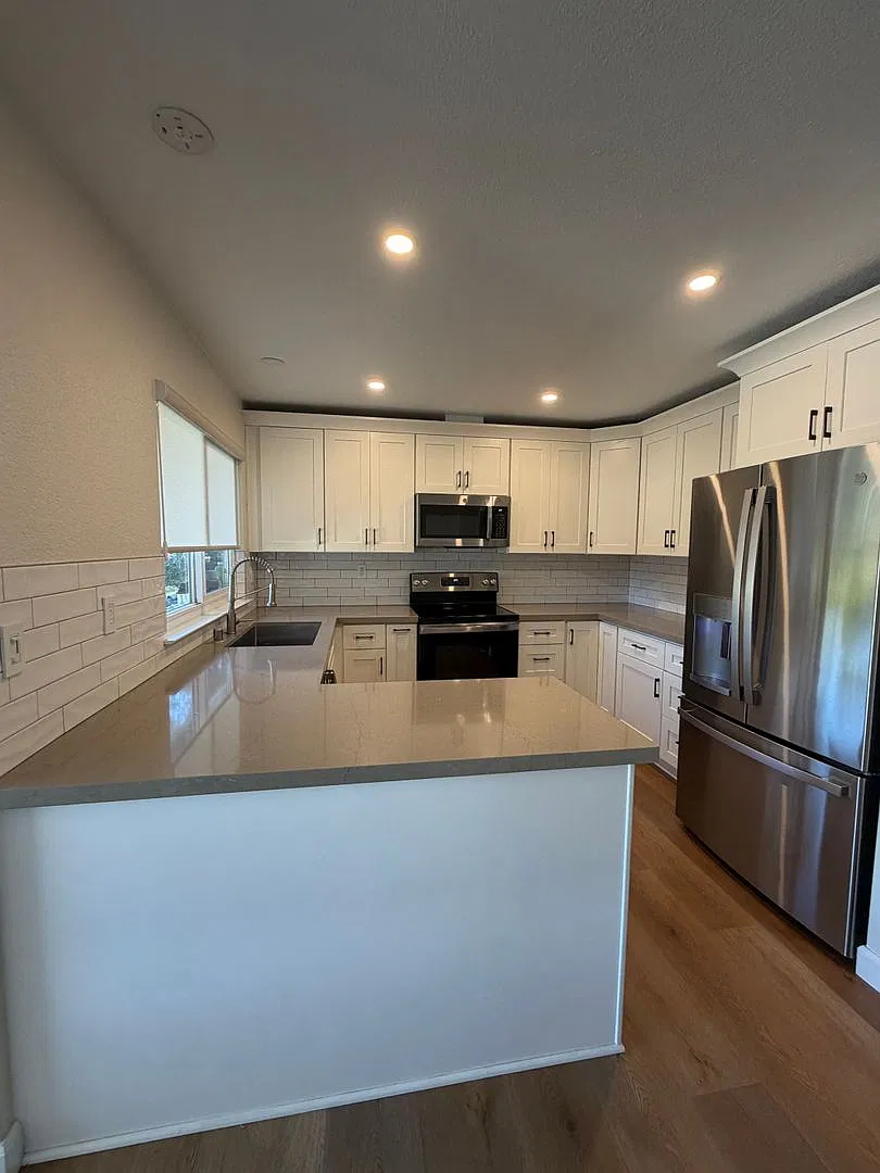 Single story newly remodeled home on the golf course in Lake of the Pines! Huge yard! — Photo 2